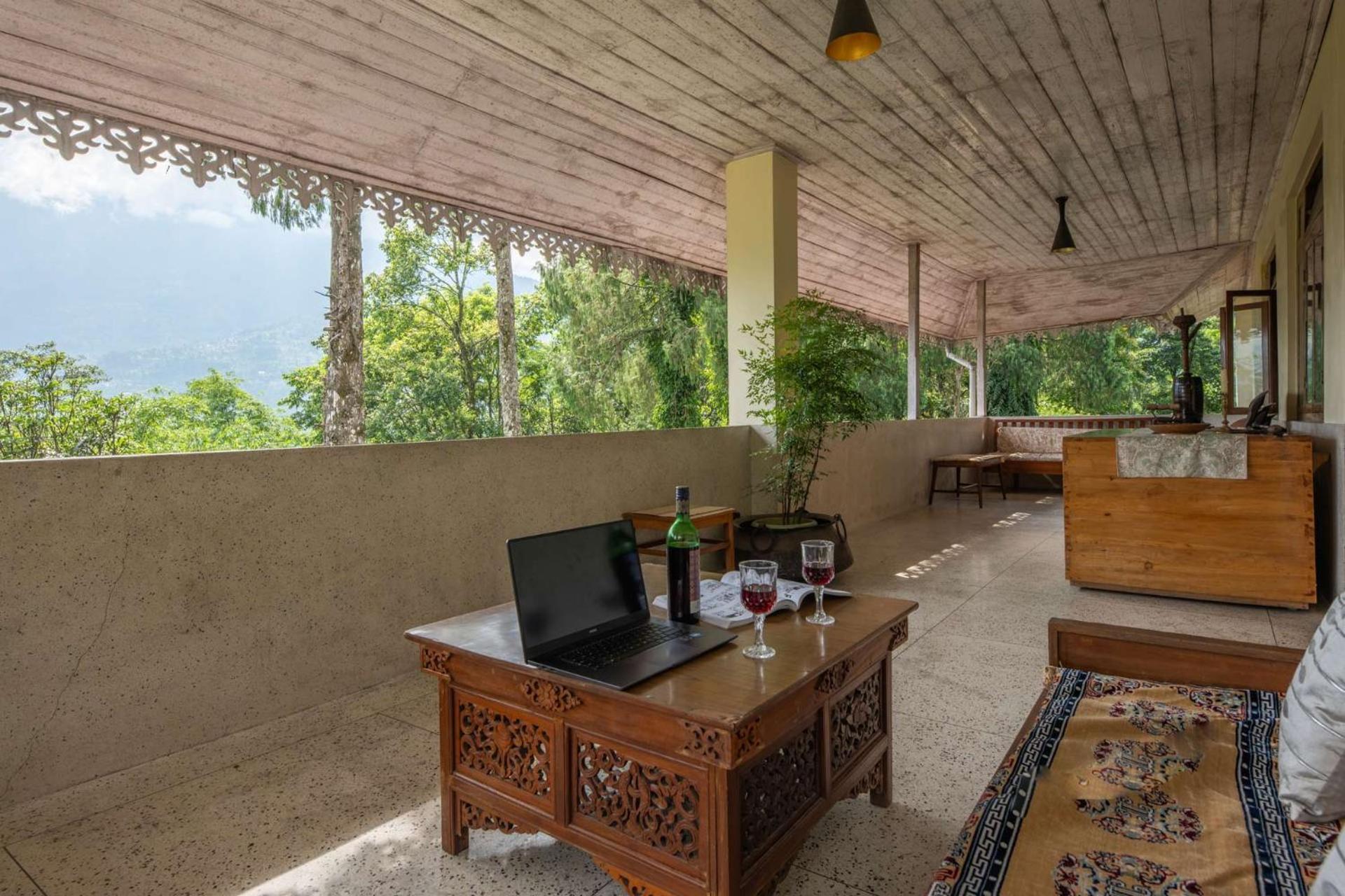 La Ipsing Farm By Stayvista - 3 Bhk Villa With Balcony, Mountain View, Indoor Games, And Pet Friendly Samdong Exterior foto